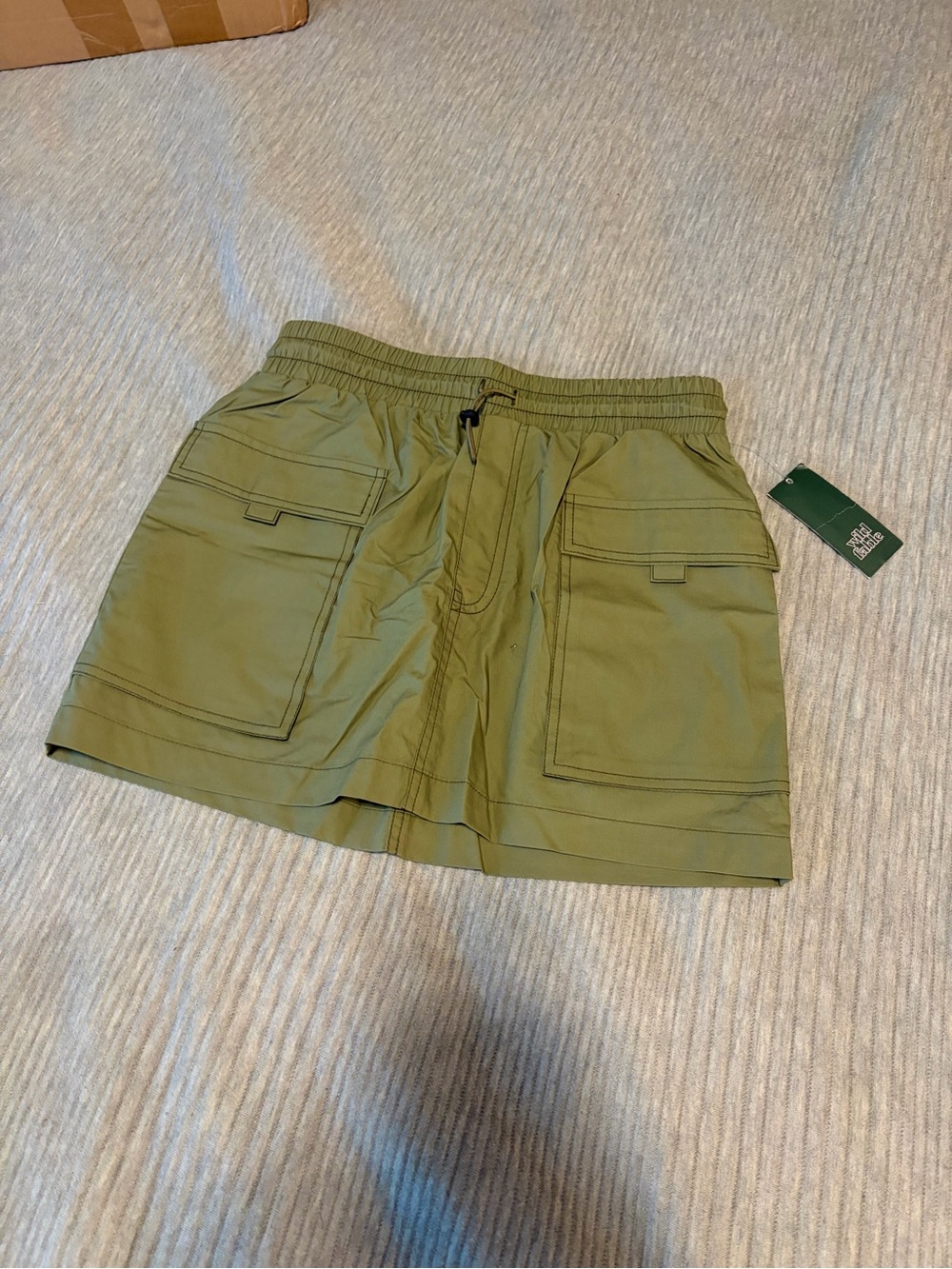 NWT Wild Fable Green with Black Contrast Stitch Parachute Mini Skirt, Size Small